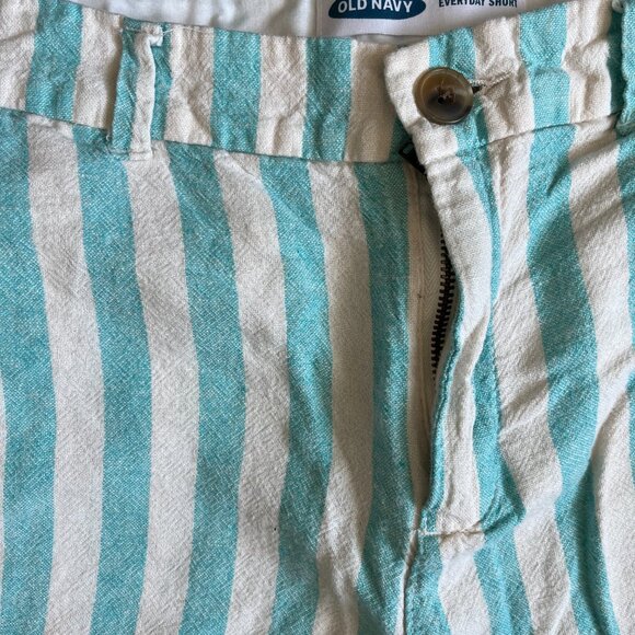 Womens' Old Navy Green and White Striped Shorts Size 12 - Picture 4 of 5